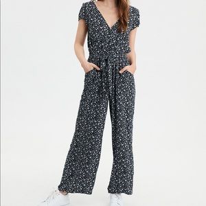 American eagle jumpsuit blue floral